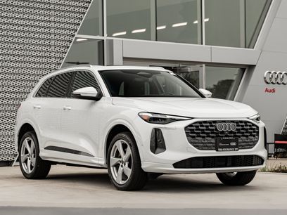 Certified 2025 Audi Q5 Premium w/ Premium Plus
