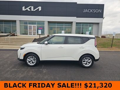 New 2025 Kia Soul LX