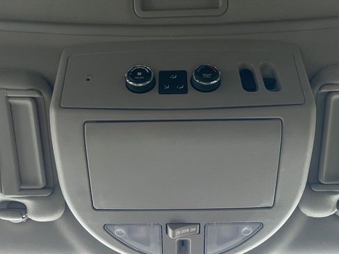 Used 2013 Nissan Armada Platinum image 40