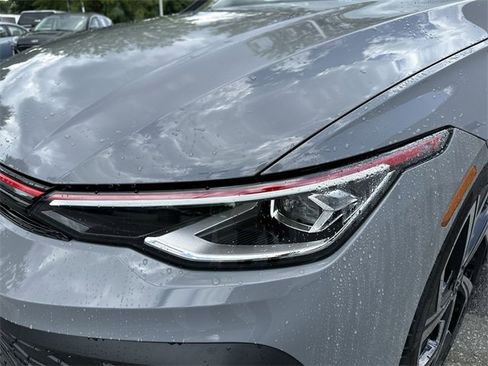 New 2025 Volkswagen GTI SE image 9