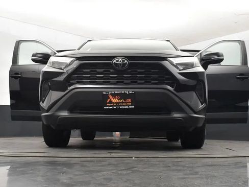 Used 2024 Toyota RAV4 XLE FWD image 11