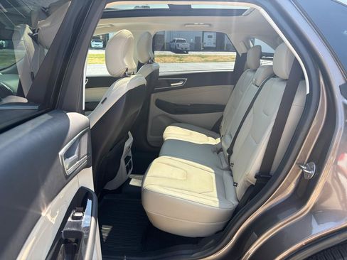 Used 2019 Ford Edge Titanium w/ Equipment Group 301A AWD/4WD image 10