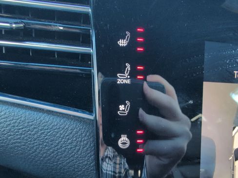 Used 2022 Jeep Wagoneer Series I w/ Convenience Group I image 2