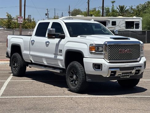 Used 2017 GMC Sierra 2500 Denali w/ Duramax Plus Package AWD/4WD image 1