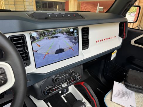 Used 2025 Ford Bronco Heritage Edition image 30