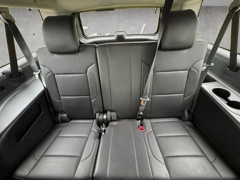Used 2018 Chevrolet Suburban Premier image 14