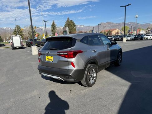 Used 2021 Kia Seltos LX AWD/4WD image 4