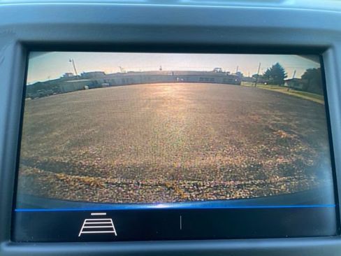 Used 2021 Chevrolet Equinox LT FWD image 26