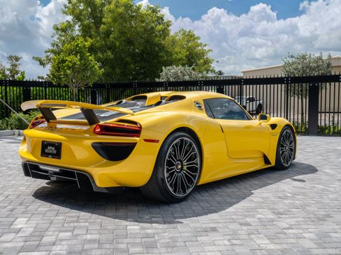 Used 2015 Porsche 918 Spyder AWD/4WD image 7
