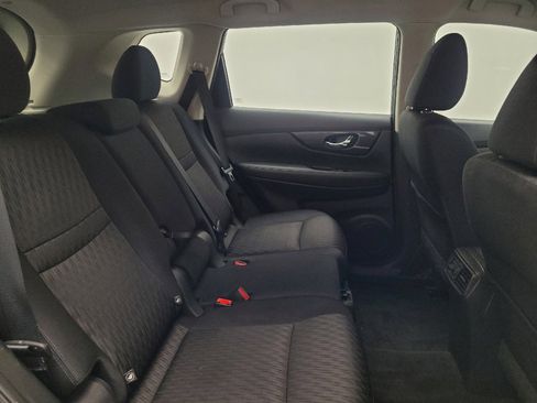 Used 2018 Nissan Rogue S AWD/4WD image 19