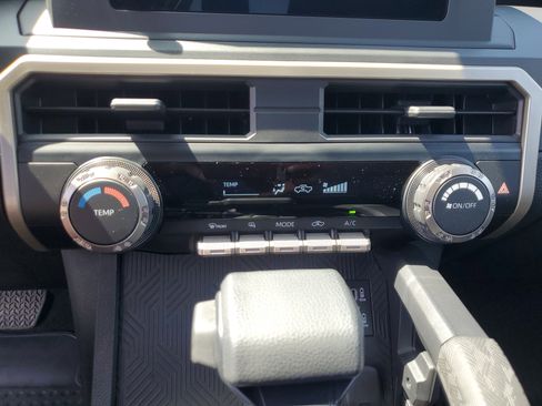Used 2025 Toyota Tacoma SR w/ SR Upgrade Package AWD/4WD image 20