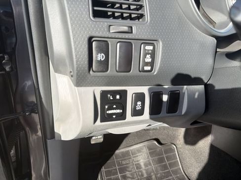 Used 2014 Toyota Tacoma PreRunner w/ TRD Sport Package RWD image 11