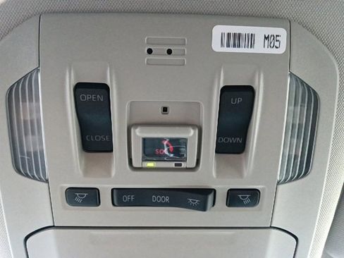 Used 2023 Toyota Highlander L image 26