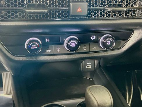 Used 2023 Honda HR-V LX image 15