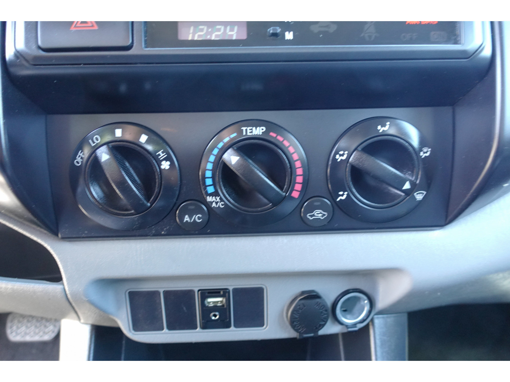 Used 2014 Toyota Tacoma PreRunner w/ Convenience Package RWD image 22