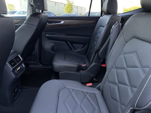 New 2026 Volkswagen Atlas SE image 28