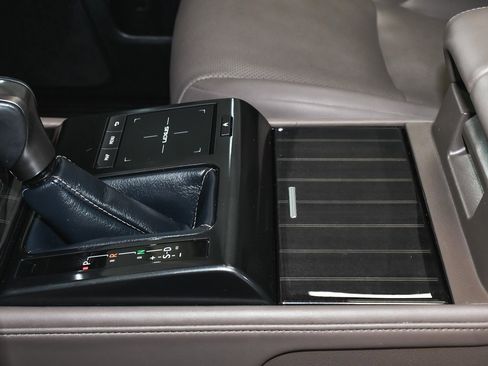 Used 2023 Lexus GX 460 Premium image 44