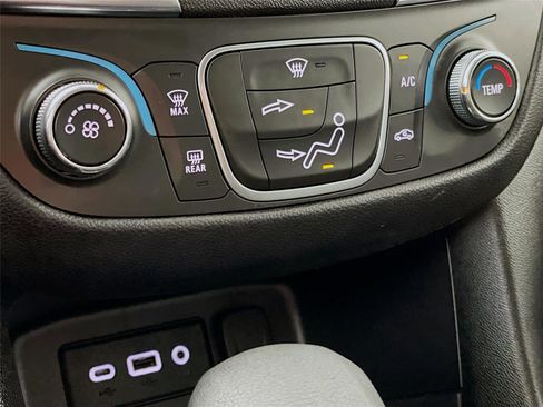 Certified 2024 Chevrolet Equinox LT image 18