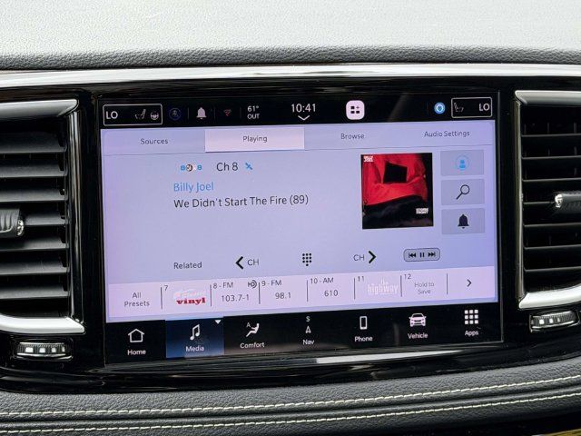 Used 2023 Chrysler Pacifica Limited FWD image 22