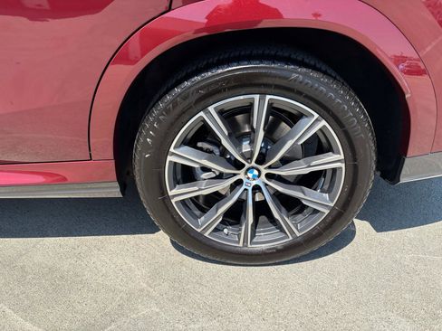 Used 2025 BMW X6 xDrive40i image 9