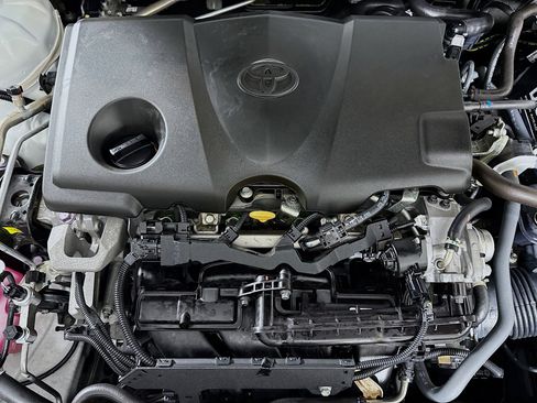 Used 2022 Toyota Camry SE w/ Convenience Package FWD image 39