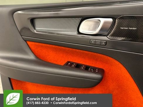 Used 2021 Volvo XC40 T5 R-Design w/ Protection Package Premier image 35