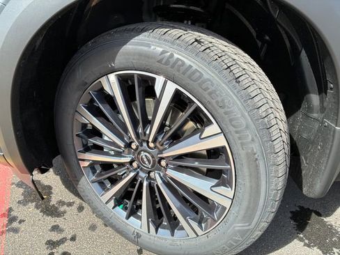 New 2026 Nissan Pathfinder Platinum image 10