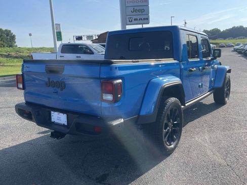 Certified 2024 Jeep Gladiator Sport AWD/4WD image 3