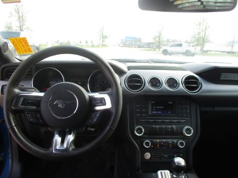 Used 2017 Ford Mustang GT w/ GT Performance Package image 9