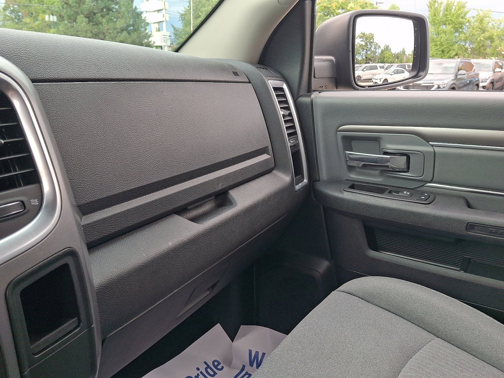 Used 2024 RAM 1500 Classic SLT AWD/4WD image 31