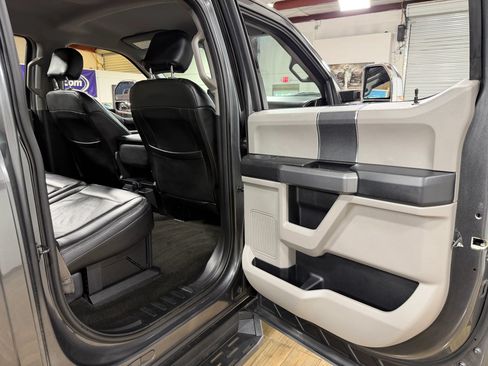 Used 2018 Ford F250 XLT w/ Snow Plow Prep Package AWD/4WD image 17