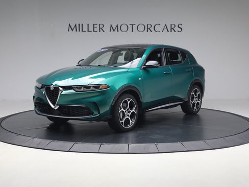 Used 2024 Alfa Romeo Tonale Ti w/ Premium Interior Package AWD/4WD image 2