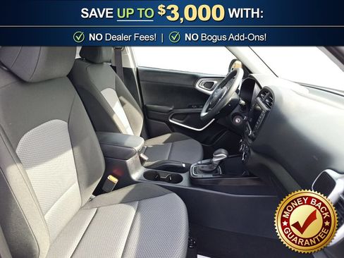Used 2025 Kia Soul LX w/ LX Technology Package FWD image 21