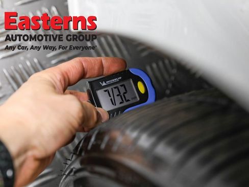 Used 2022 Volvo S60 B5 Momentum image 28