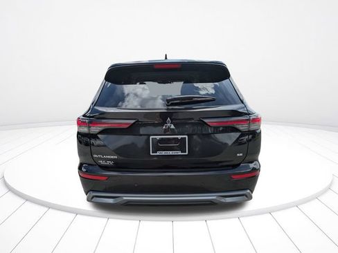 Used 2025 Mitsubishi Outlander SE FWD image 5