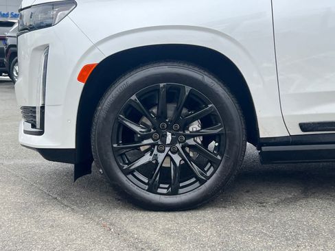 Used 2024 Cadillac Escalade Sport Platinum w/ LPO, ONYX Package image 11