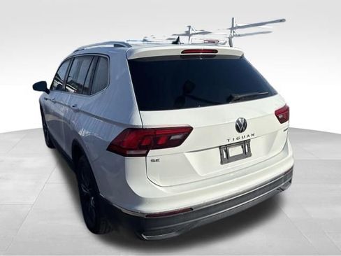 Used 2022 Volkswagen Tiguan SE AWD/4WD image 11