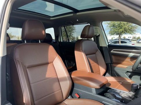 Used 2023 Volkswagen Atlas SE w/ Panoramic Sunroof Package image 28