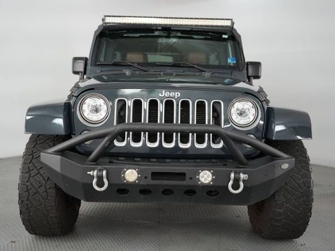 Used 2017 Jeep Wrangler Unlimited Sahara w/ Connectivity Group AWD/4WD image 2