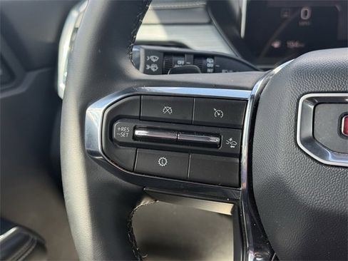 Used 2025 GMC Acadia Elevation image 24