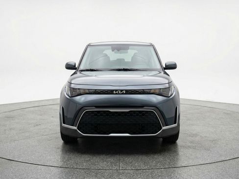 Used 2025 Kia Soul LX w/ LX Technology Package image 2