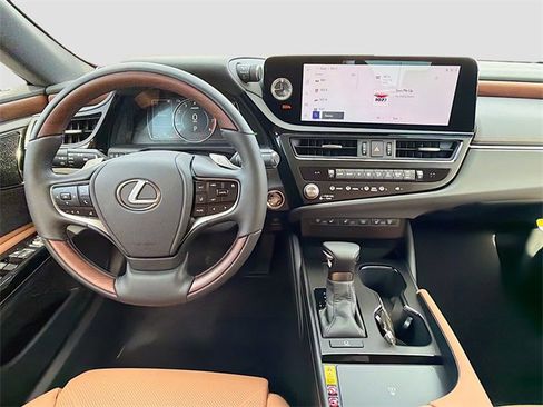 New 2025 Lexus ES 350 Ultra Luxury image 16