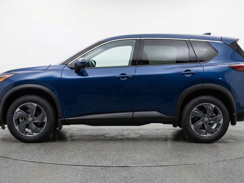 Used 2025 Nissan Rogue SV image 5