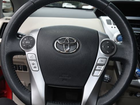 Used 2017 Toyota Prius V Four FWD image 12