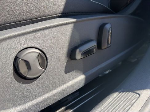 New 2026 Volkswagen Jetta SE FWD image 10