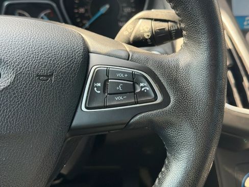 Used 2017 Ford Focus Titanium w/ Titanium Technology Package FWD image 31