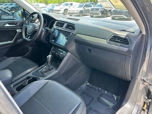 Used 2021 Volkswagen Tiguan SE FWD image 42
