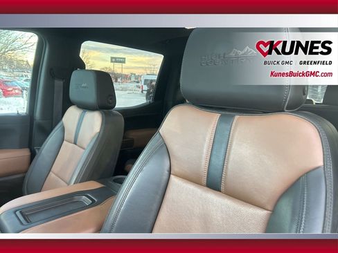 Used 2020 Chevrolet Silverado 1500 High Country w/ Technology Package image 15