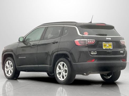 Used 2024 Jeep Compass Latitude image 7