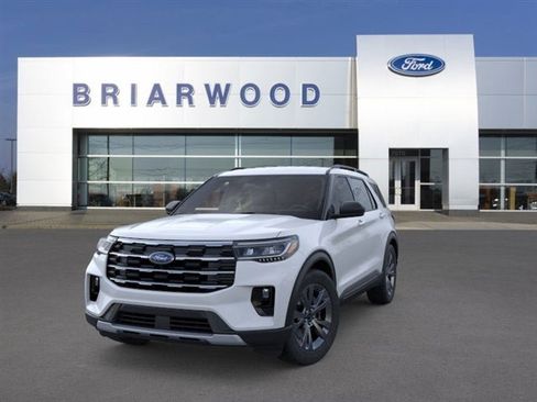 New 2026 Ford Explorer Active w/ Active Comfort Package AWD/4WD image 2